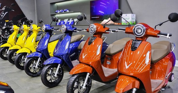Xe máy điện giảm sâu dịp cuối năm, có mẫu rẻ hơn cả Wave Alpha