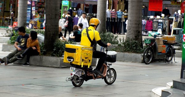 Chịu lỗ bình quân gần 4.000 đồng/đơn, sếp một công ty giao hàng thốt lên: 2025 là một năm tốn kém, cuộc chiến trợ giá quá dữ dội