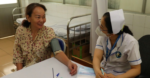 Hỗ trợ 100% mức đóng BHYT cho 7 đối tượng từ 1-1-2026 tại TPHCM