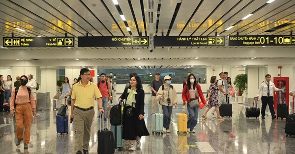 Tết Dương lịch, hành khách ở Tân Sơn Nhất cần làm gì để tránh chậm, lỡ chuyến bay?