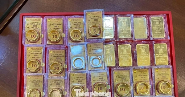 Năm biến động của giá vàng: Kẻ cười, người khóc