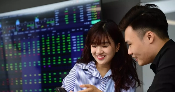 Thị trường chứng khoán 'rực rỡ pháo hoa' đón năm mới