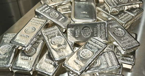 Trung Quốc nâng bạc ngang hàng đất hiếm, chính thức thắt chặt kiểm soát từ ngày 1/1: Mỹ dè chừng