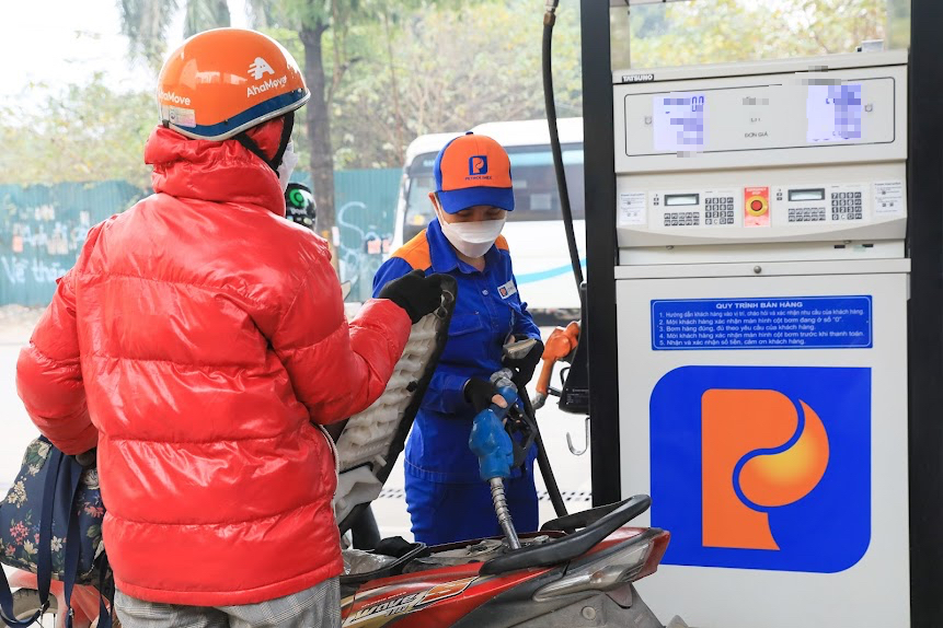 Giá xăng dầu giảm đồng loạt, có mặt hàng xăng về dưới 20.000 đồng/lít - Ảnh 1