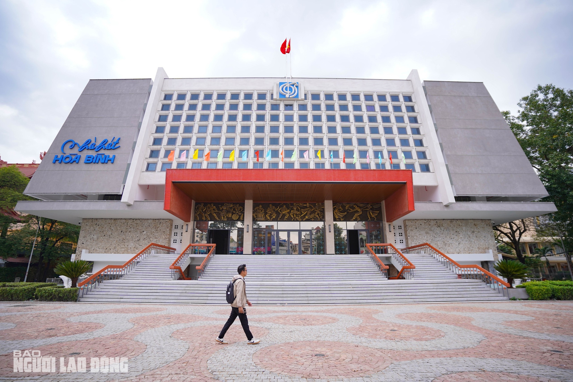 Ngắm nhà hát Hòa Bình tuyệt đẹp trong tấm áo mới trị giá hơn 270 tỉ đồng - Ảnh 5