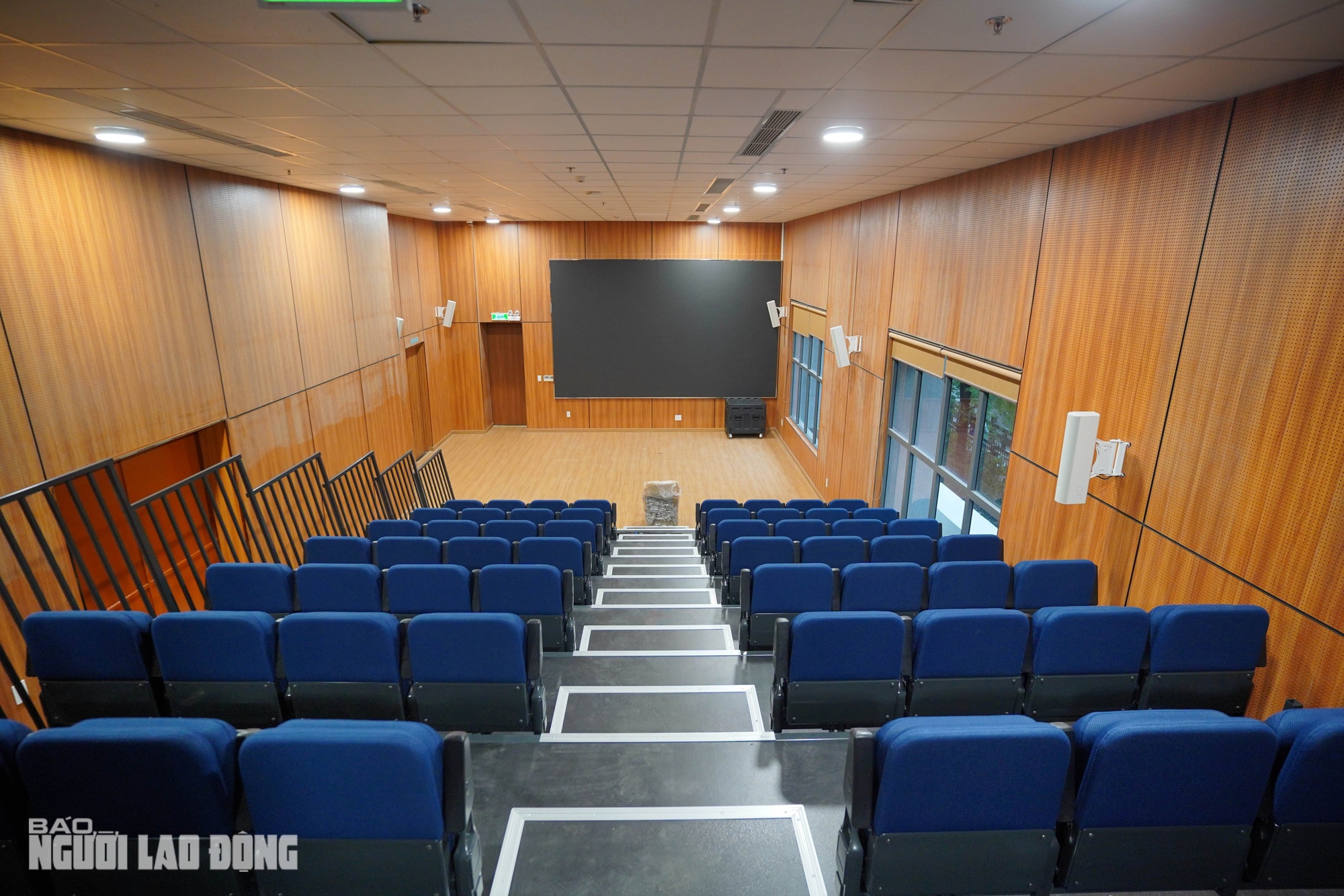 Ngắm nhà hát Hòa Bình tuyệt đẹp trong tấm áo mới trị giá hơn 270 tỉ đồng - Ảnh 26