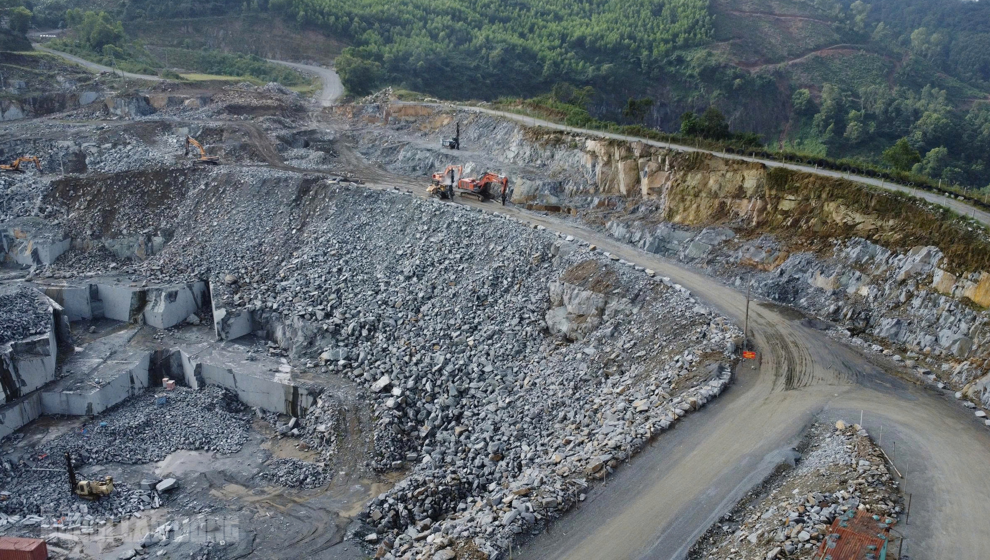 Cận cảnh thi công tượng Phật khổng lồ ở Đà Nẵng, gần 10 năm chưa hoàn thành - Ảnh 2