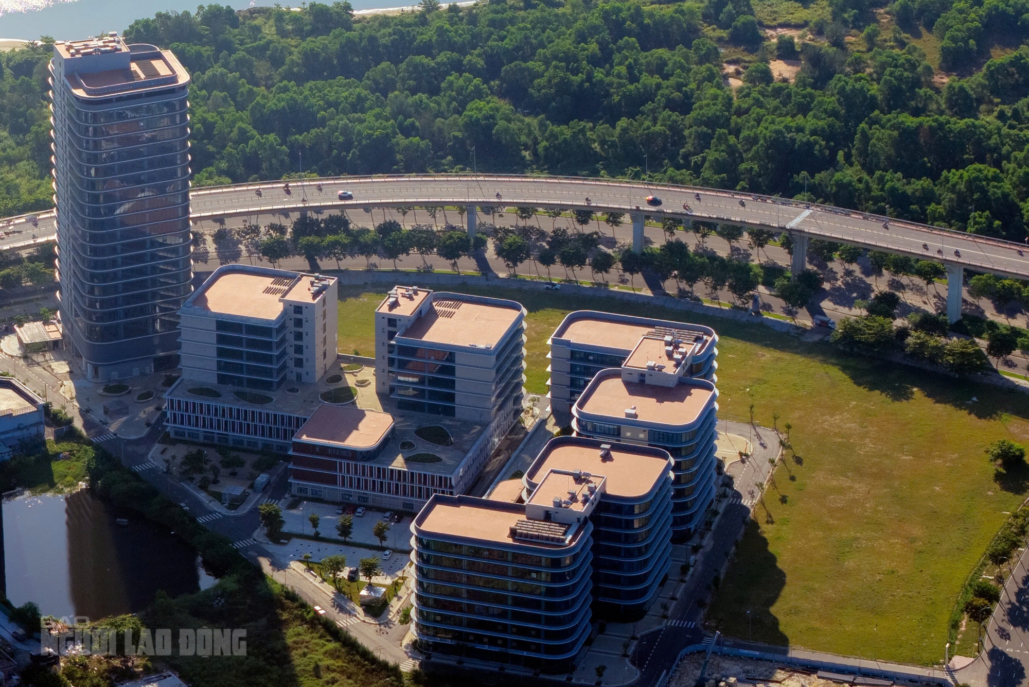 Ngắm các vị trí đặt Trung tâm tài chính quốc tế Việt Nam tại Đà Nẵng - Ảnh 2