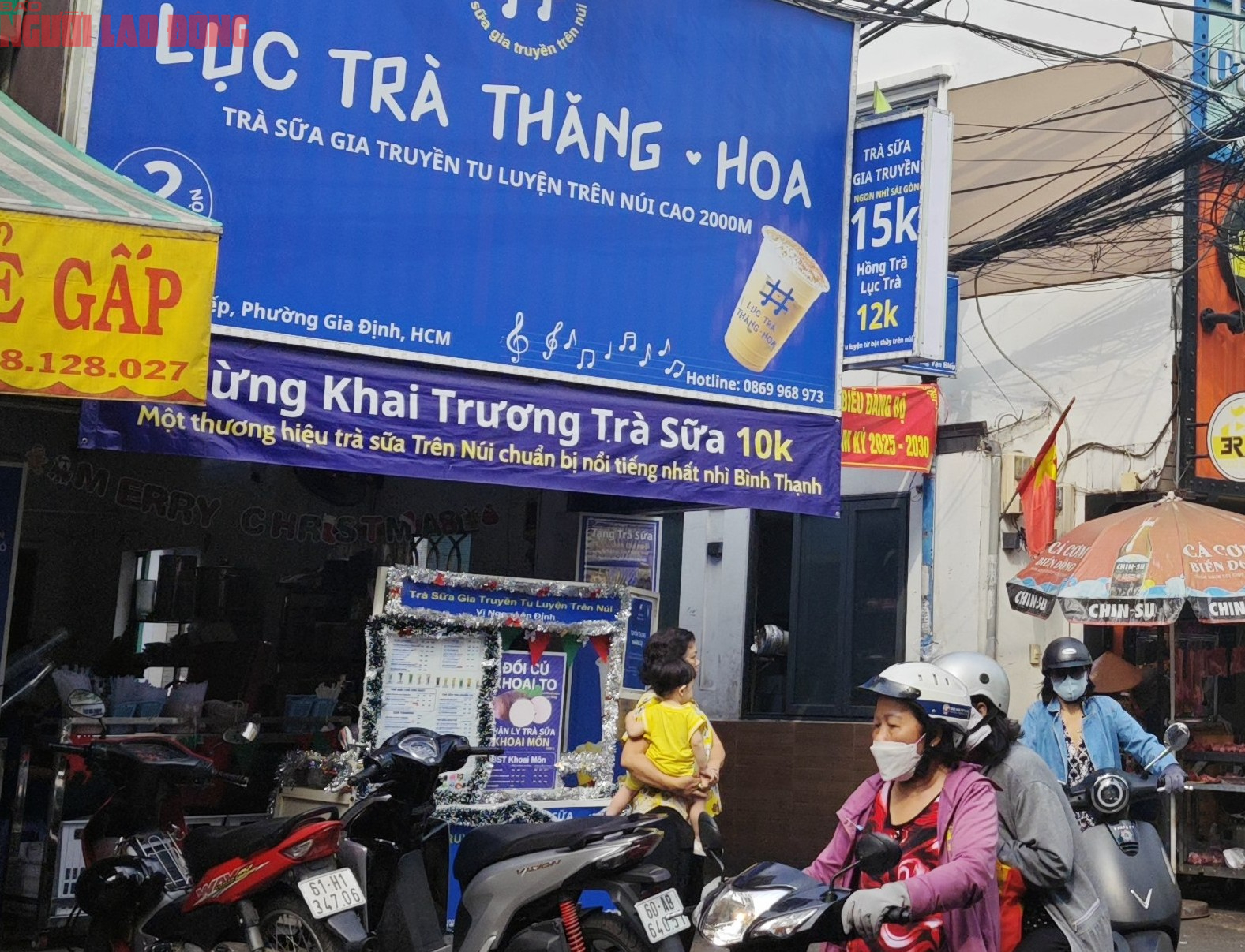 Những kiểu hút khách "độc lạ", ít tốn kém của nhiều hàng quán ở TPHCM - Ảnh 2