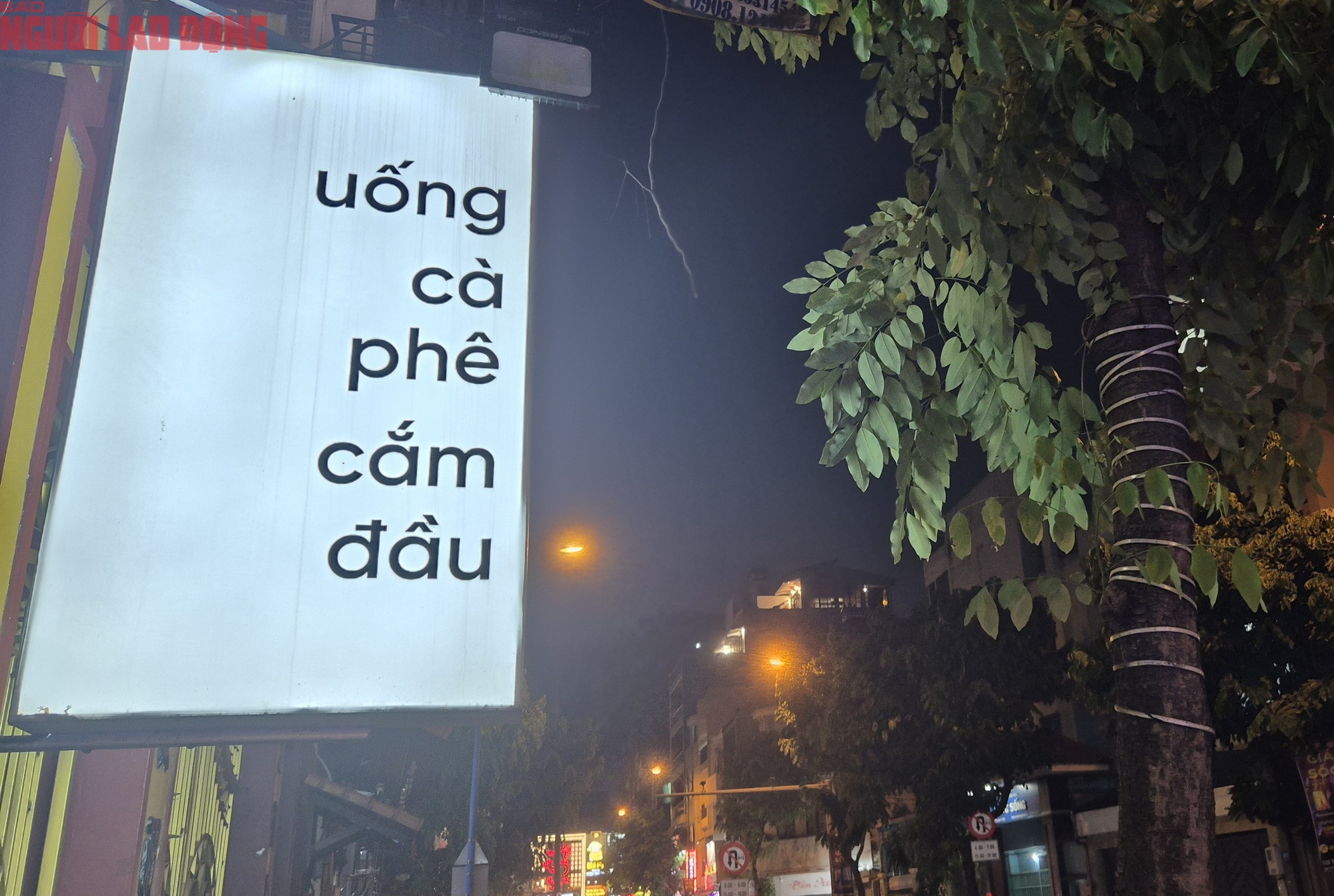 Những kiểu hút khách "độc lạ", ít tốn kém của nhiều hàng quán ở TPHCM - Ảnh 7