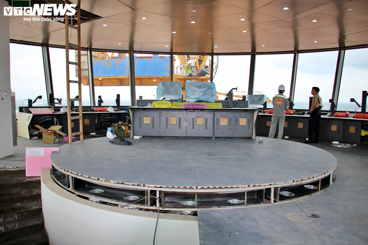 Tăng tốc lắp thiết bị trong tháp không lưu Long Thành, đón chuyến bay đầu tiên - Ảnh 2