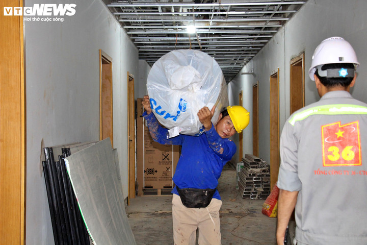 Tăng tốc lắp thiết bị trong tháp không lưu Long Thành, đón chuyến bay đầu tiên - Ảnh 4