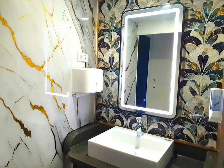 Ra mắt 162 toa xe hiện đại trên tuyến đường sắt Bắc - Nam - Ảnh 2