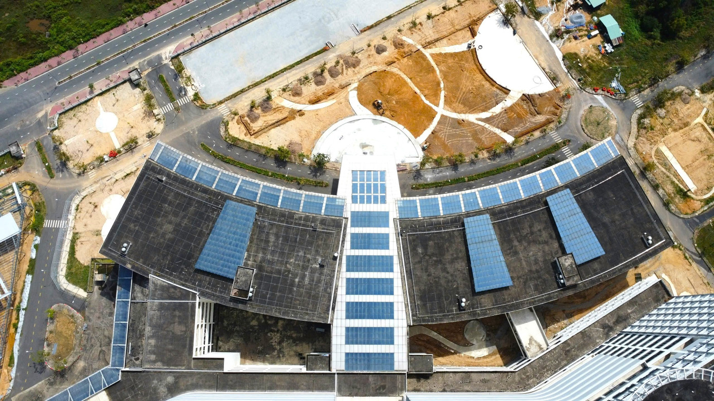 Bệnh viện lớn nhất TPHCM sau 10 năm xây dựng - Ảnh 9