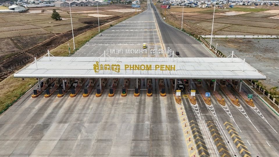 Bị Trung Quốc tạm dừng cho vay, Campuchia đã trả nợ cho Bắc Kinh bao nhiêu trong gần 2 năm qua? - Ảnh 1