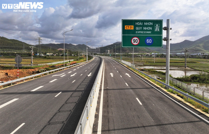 Diện mạo cao tốc Hoài Nhơn - Quy Nhơn hơn 12.400 tỷ đồng trước ngày về đích - Ảnh 7