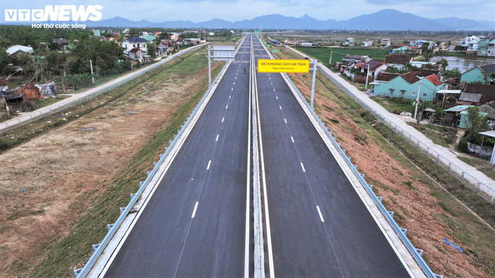 Diện mạo cao tốc Hoài Nhơn - Quy Nhơn hơn 12.400 tỷ đồng trước ngày về đích - Ảnh 6
