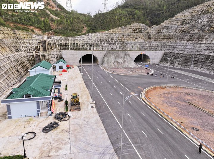 Diện mạo cao tốc Hoài Nhơn - Quy Nhơn hơn 12.400 tỷ đồng trước ngày về đích - Ảnh 10