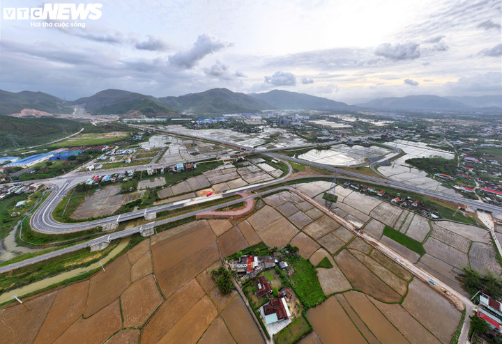 Diện mạo cao tốc Hoài Nhơn - Quy Nhơn hơn 12.400 tỷ đồng trước ngày về đích - Ảnh 2