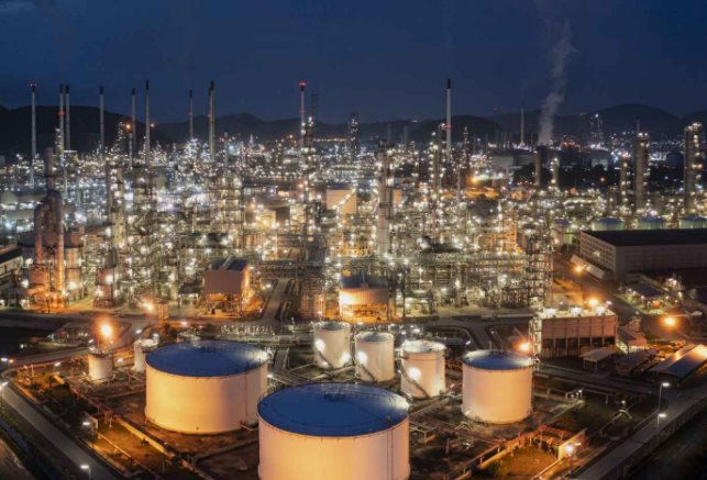 Khoan sâu dưới đáy biến, phát hiện 9 giếng dầu khổng lồ: Trữ lượng hơn 600 triệu thùng, chủ sở hữu là quốc gia chưa từng khai thác dầu - Ảnh 1