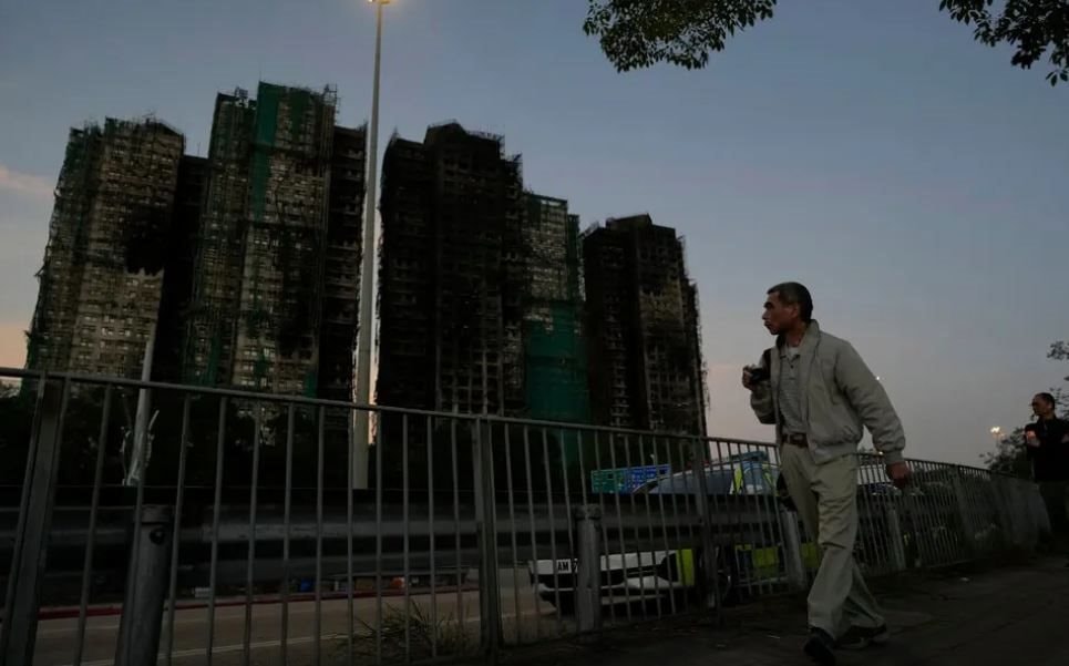 Nỗi đau BĐS Hong Kong (Trung Quốc): 200.000 người chờ đợi nhà ở xã hội trong vô vọng, 'nhà quan tài' chưa đầy 2m2 trở thành phao cứu sinh duy nhất - Ảnh 1