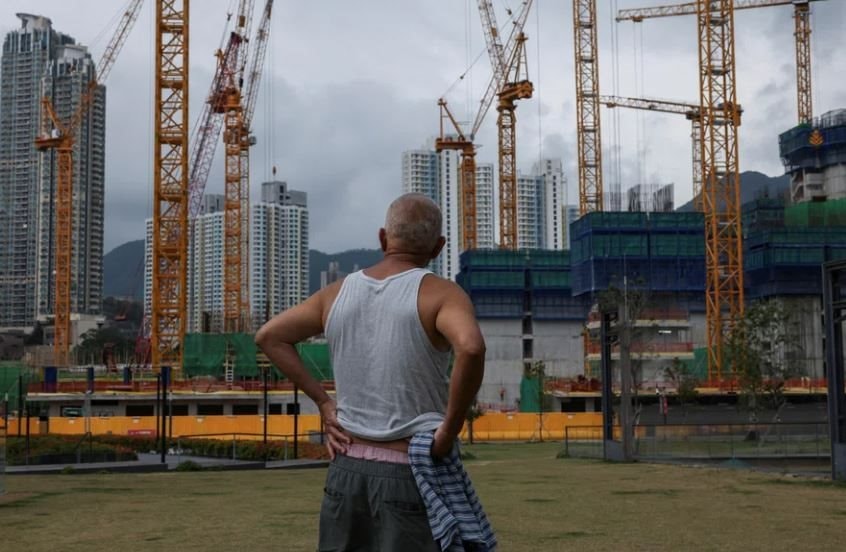 China Vanke - Tâm bão khủng hoảng BĐS Trung Quốc: Dòng tiền sắp âm, lỗ 4 tỷ USD trong chưa đầy 12 tháng, cổ đông lớn nhất cũng bó tay - Ảnh 1