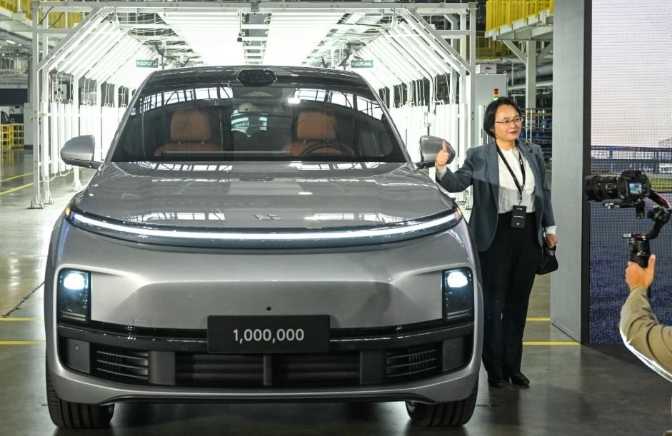 Thời hoàng kim của xe xăng quay trở lại: Loạt hãng lớn từ bỏ xe điện vì không thể bù lỗ, người dân thờ ơ với EV vì trợ cấp không còn - Ảnh 3