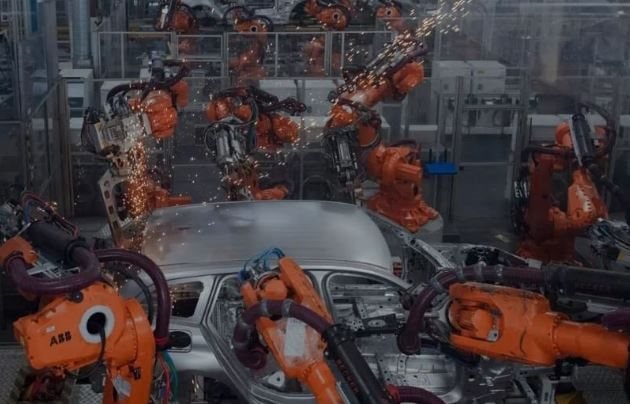 Thế giới chưa sẵn sàng chia tay xe xăng: Châu Âu chính thức lùi kế hoạch cấm 100% ô tô mới dùng động cơ đốt trong, loạt hãng lớn từ Porsche, Mercedes đến BMW thở phào - Ảnh 3