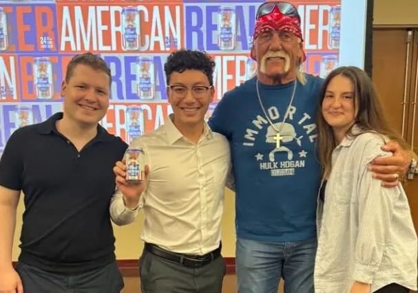 22 tuổi sở hữu 25 triệu USD, chàng trai gây 'sốc' với lối sống cày cuốc cực độ: Không bạn bè, làm việc đến 3 giờ sáng, ngủ trung bình chỉ 3,5 tiếng mỗi ngày - Ảnh 1