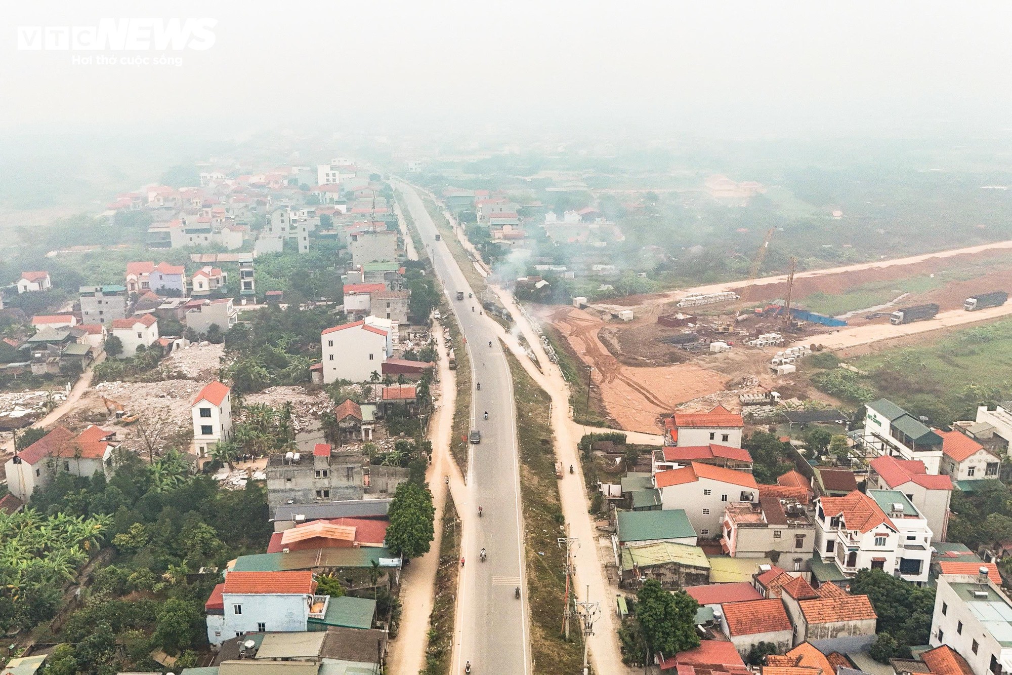 Cận cảnh công trường thi công cầu vượt sông Hồng gần 10.000 tỷ đồng - Ảnh 7