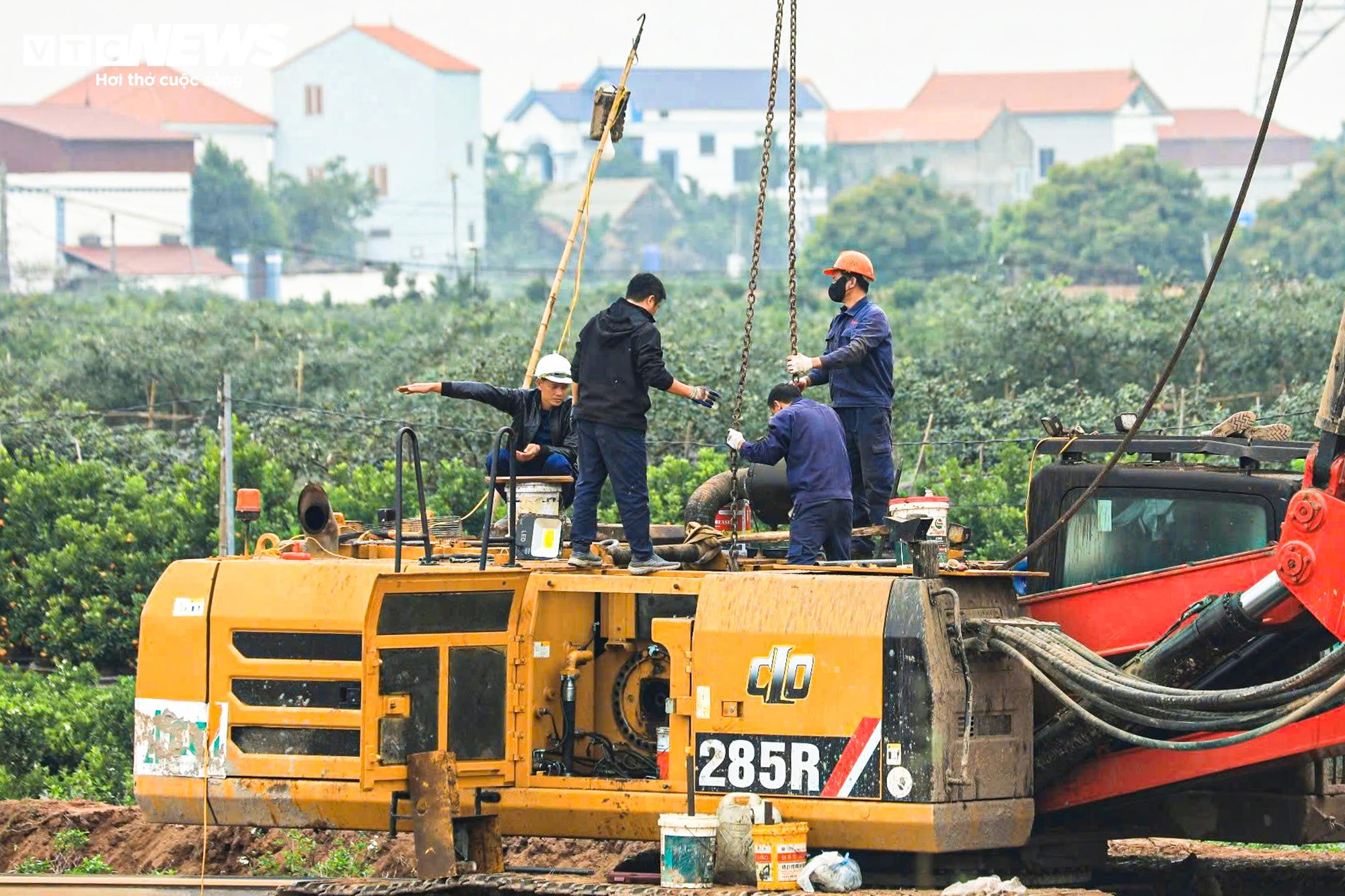 Toàn cảnh công trường thi công cầu Mễ Sở rộng 4 làn xe nối Hà Nội - Hưng Yên - Ảnh 11