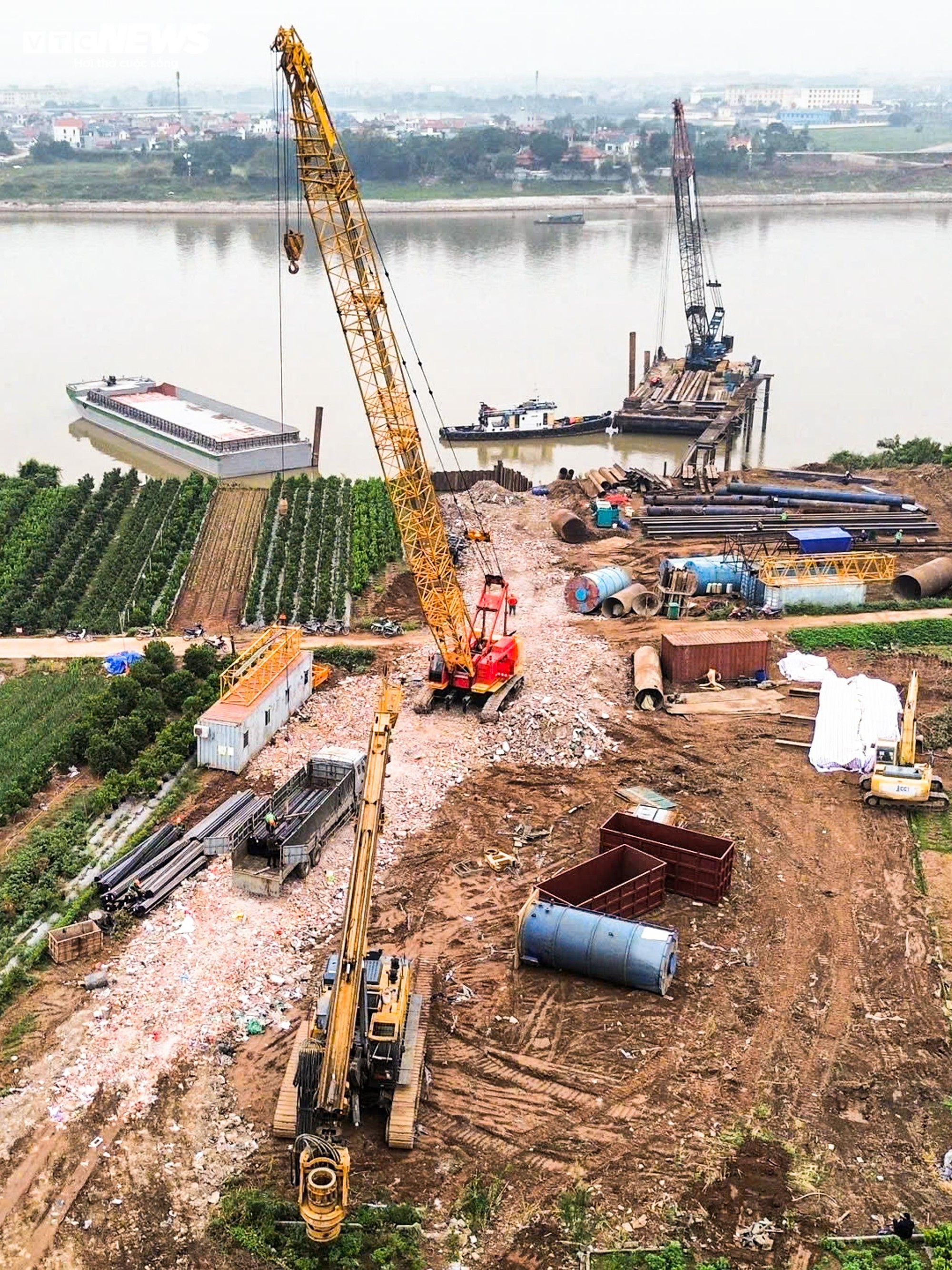 Toàn cảnh công trường thi công cầu Mễ Sở rộng 4 làn xe nối Hà Nội - Hưng Yên - Ảnh 4