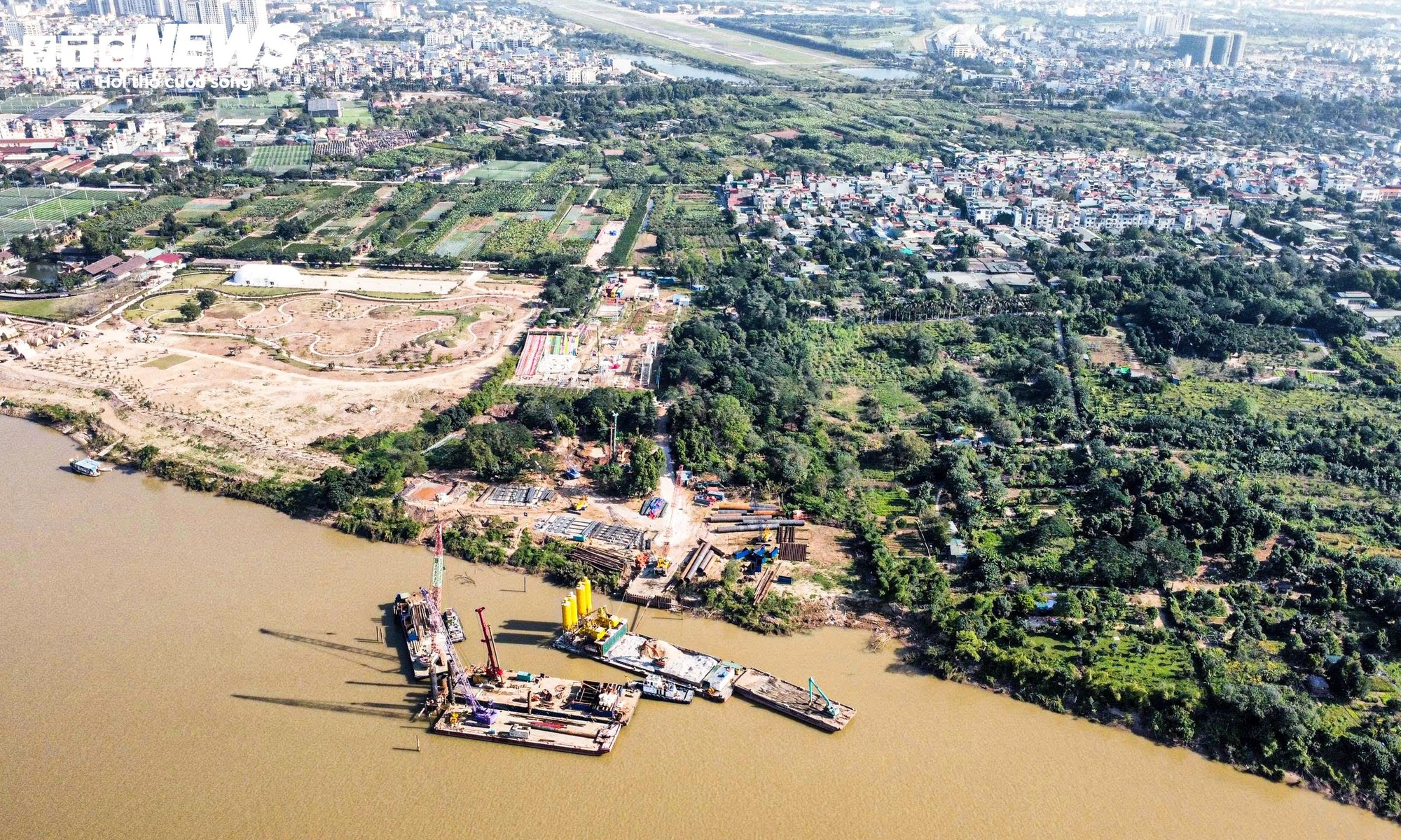 Cận cảnh công trường thi công cầu Trần Hưng Đạo 6 làn xe bắc qua sông Hồng - Ảnh 5