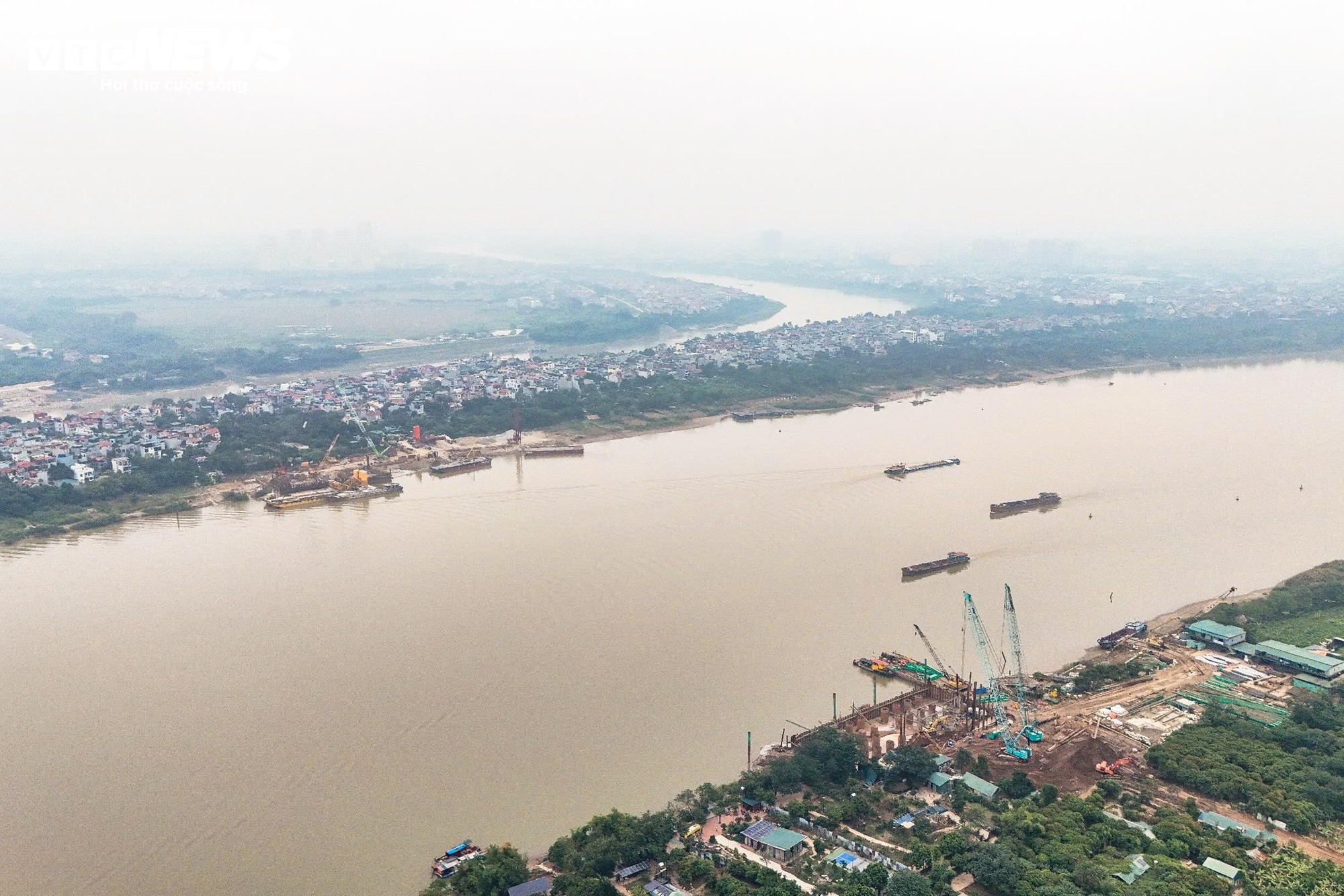 Hiện trạng cầu Tứ Liên vượt sông Hồng sau 7 tháng thi công - Ảnh 4