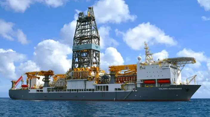 Khoan thăm dò 1.688m xuống dưới đáy biển, láng giềng Việt Nam phát hiện mỏ dầu trữ lượng 100 triệu tấn - Ảnh 1