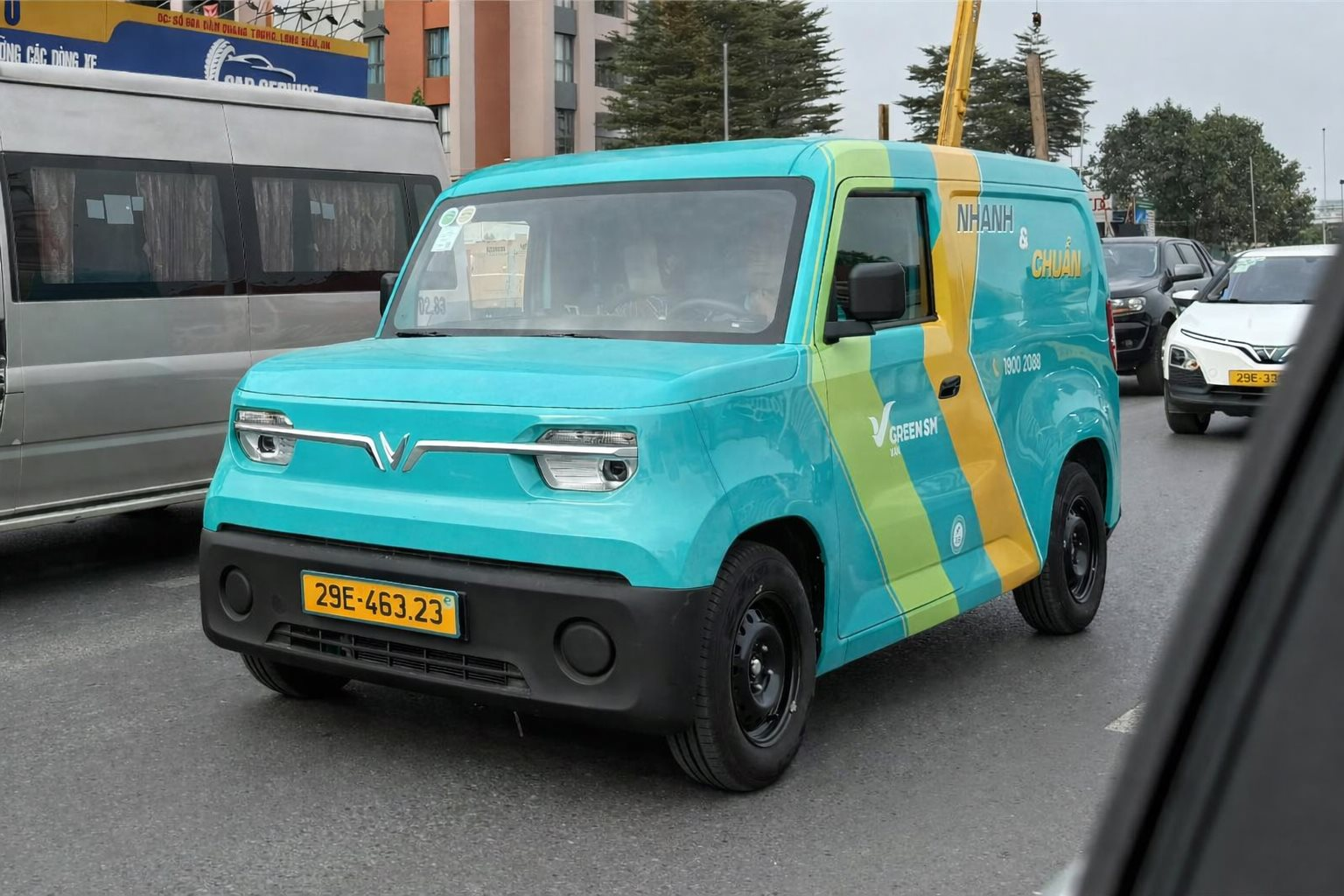 Công ty của ông Phạm Nhật Vượng tung dịch vụ xe tải nội đô, giá cước từ 110.000 đồng/chuyến - Ảnh 3