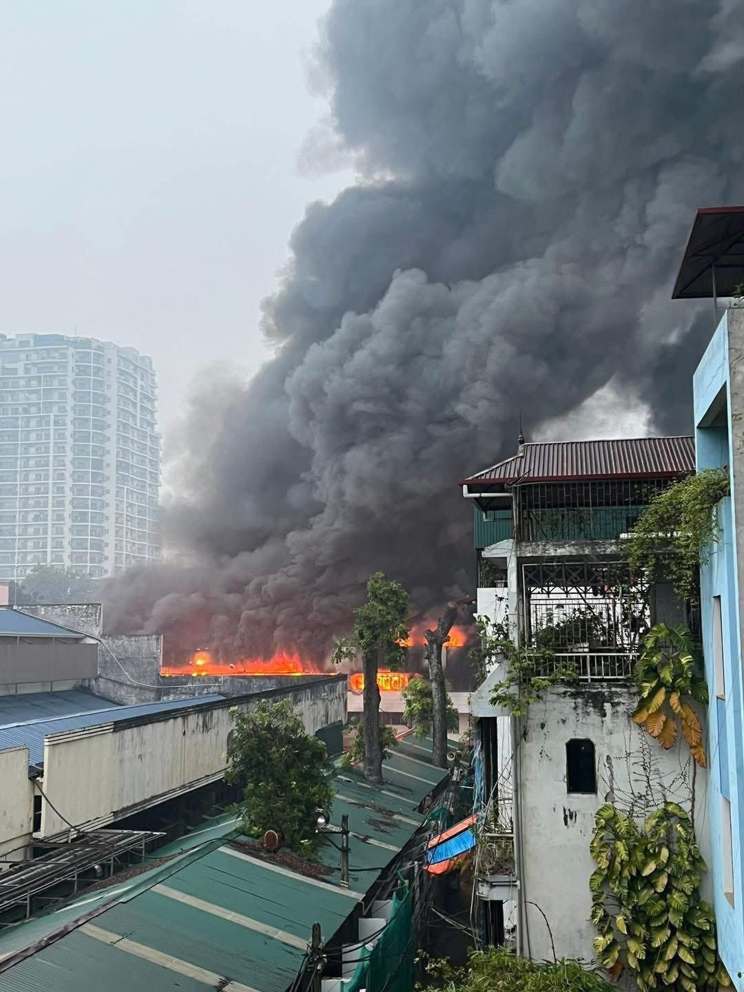 Ảnh, clip hiện trường vụ cháy nhà máy bia Hà Nội Habeco - Ảnh 2