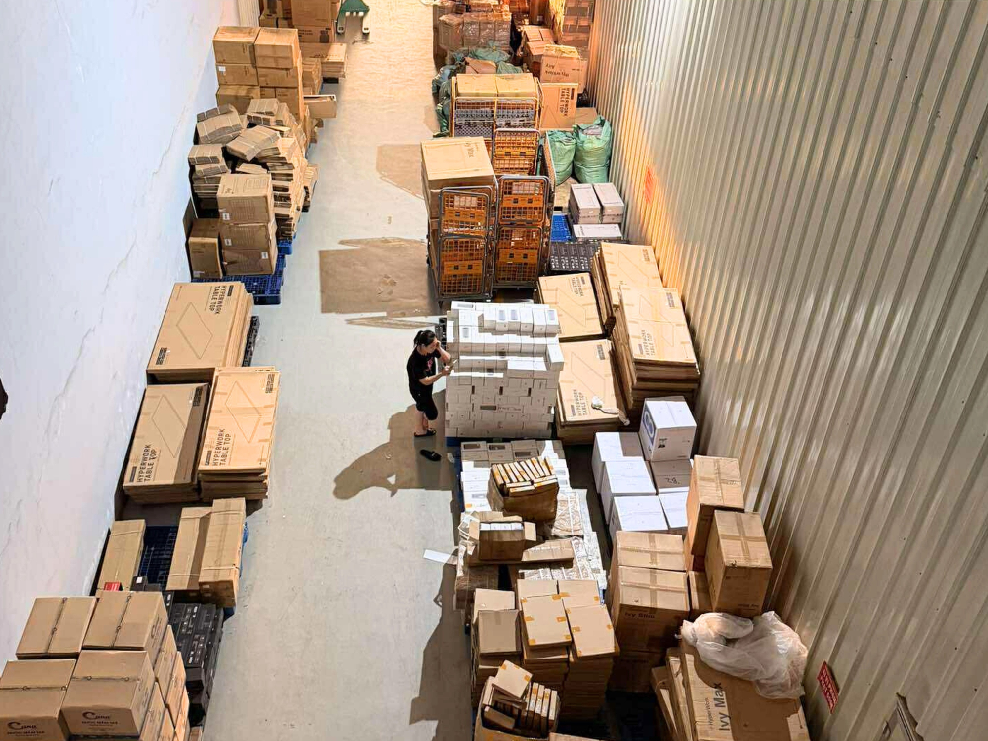 Áp lực tăng giá hàng Tết trên sàn - Ảnh 1