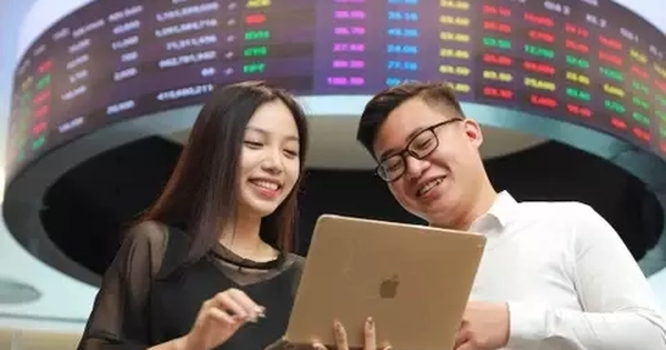 Chứng khoán áp sát đỉnh lịch sử