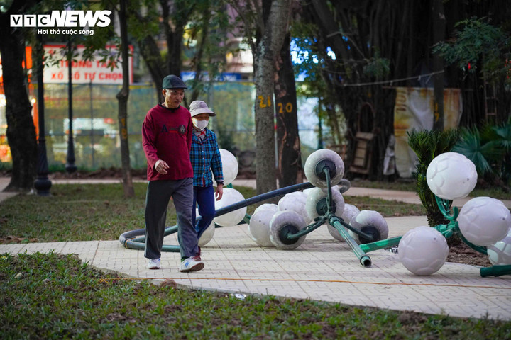 Sau 20 năm mong đợi, công viên ở Hà Nội ‘thay da đổi thịt’ chỉ trong 2 tháng - Ảnh 11
