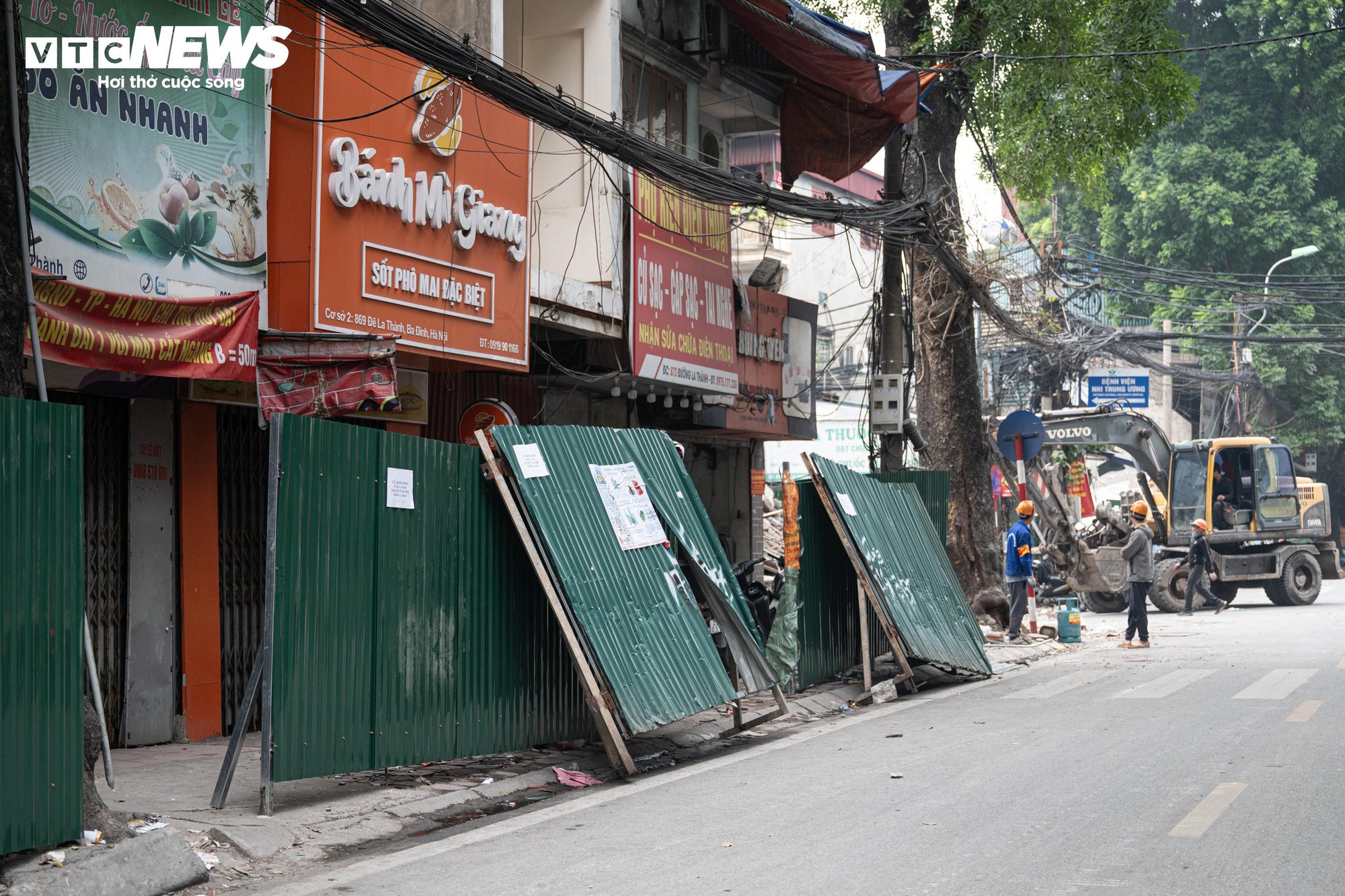 Hà Nội phá dỡ loạt công trình để làm tuyến đường ‘đắt nhất hành tinh’ - Ảnh 3