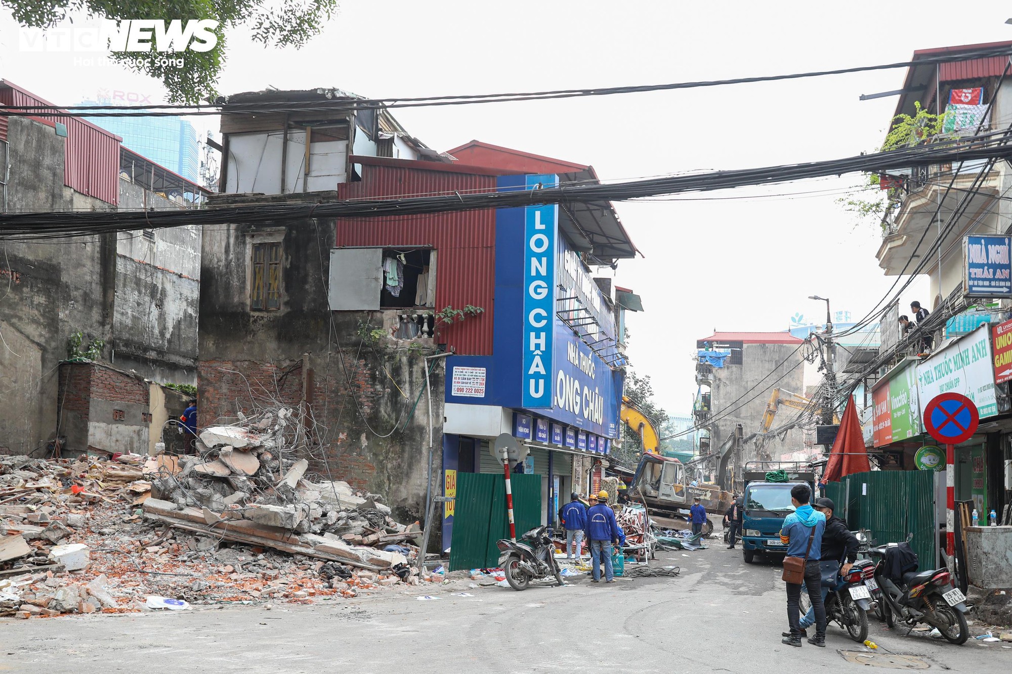 Hà Nội phá dỡ loạt công trình để làm tuyến đường ‘đắt nhất hành tinh’ - Ảnh 2