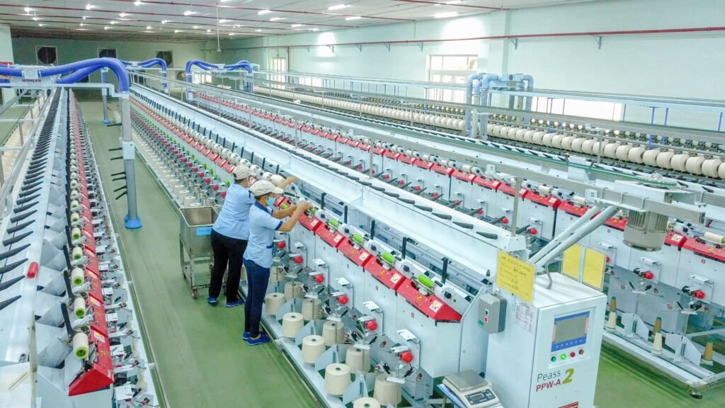 Tập đoàn Dệt may Việt Nam (VGT) ước tính doanh thu năm 2025 gần 19.000 tỷ, lợi nhuận đạt 1.355 tỷ đồng, cao thứ 2 lịch sử - Ảnh 1