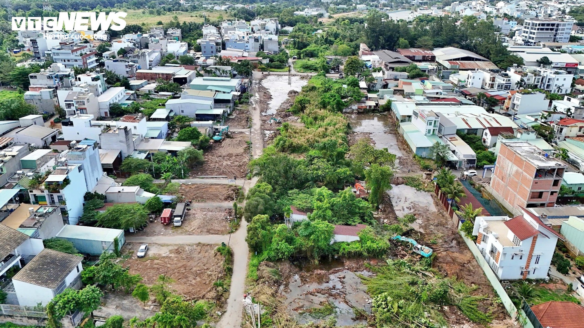 Cận cảnh 'nút thắt' Vành đai 2 TP.HCM trước ngày tái khởi động - Ảnh 9