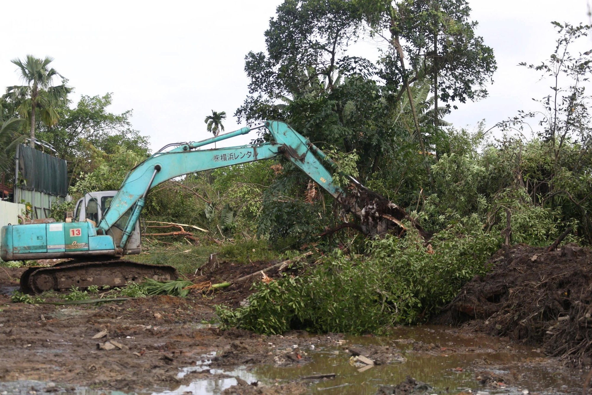 Cận cảnh 'nút thắt' Vành đai 2 TP.HCM trước ngày tái khởi động - Ảnh 8