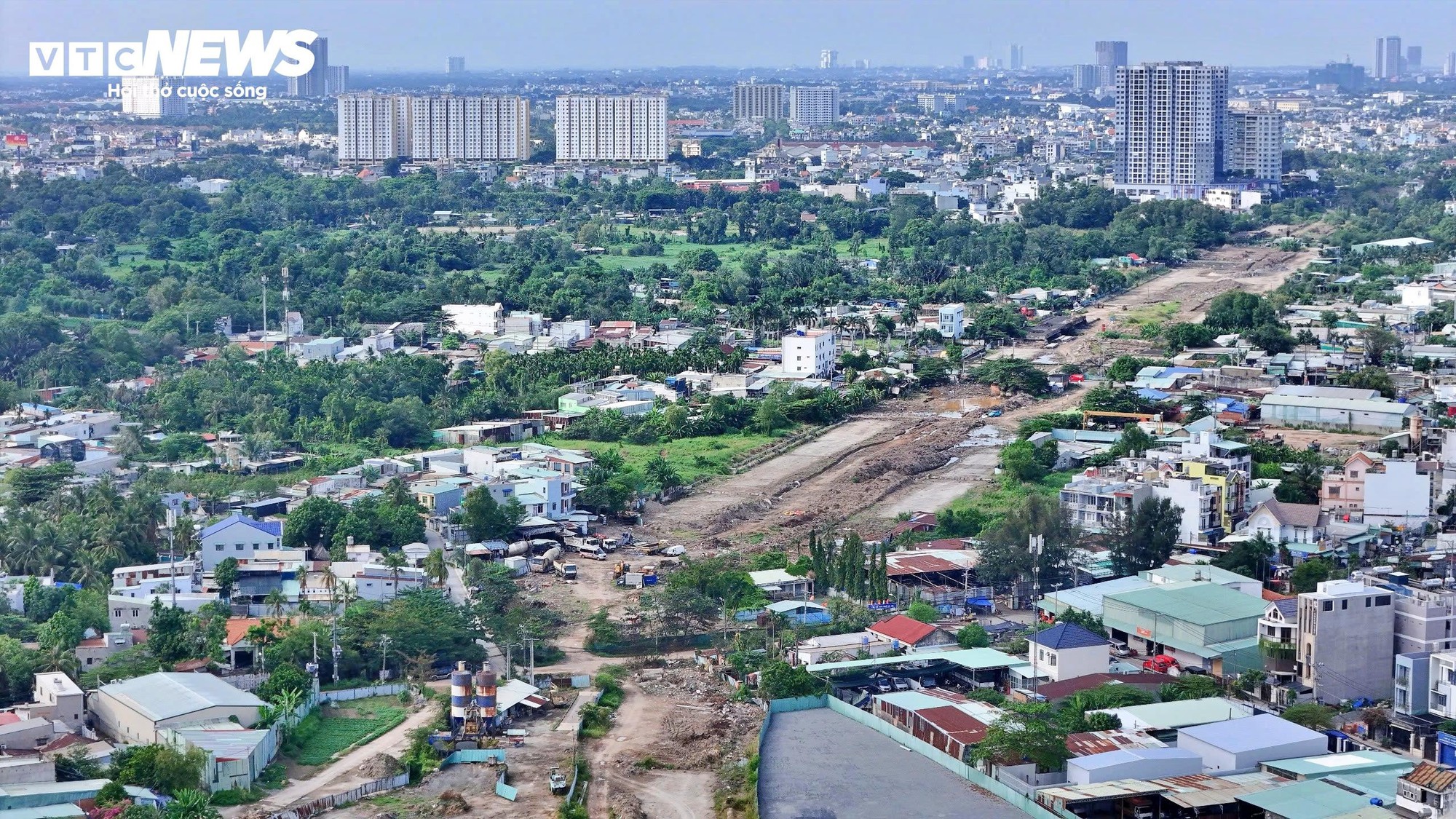 Cận cảnh 'nút thắt' Vành đai 2 TP.HCM trước ngày tái khởi động - Ảnh 1