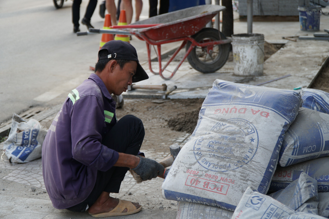 Hơn 400 tỷ đồng 'lột xác' vỉa hè nhiều tuyến đường ở TPHCM - Ảnh 2