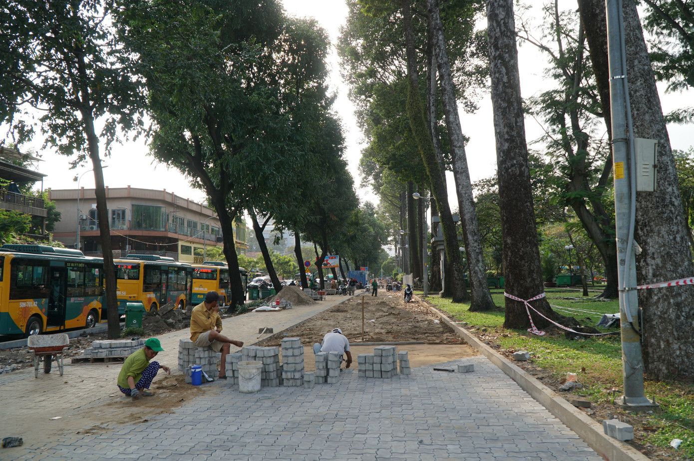 Hơn 400 tỷ đồng 'lột xác' vỉa hè nhiều tuyến đường ở TPHCM - Ảnh 6