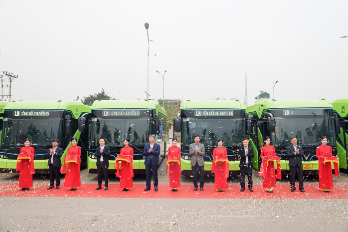 Doanh nghiệp ở Hà Nội đầu tư hơn 400 tỉ đồng chuyển 100% sang xe buýt điện - Ảnh 2