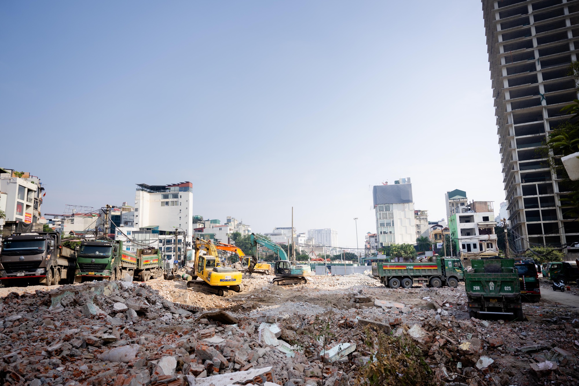 Toàn cảnh hiện trạng đường Đê La Thành sau khi được giải toả để xây đường vành đai 1 - Ảnh 19